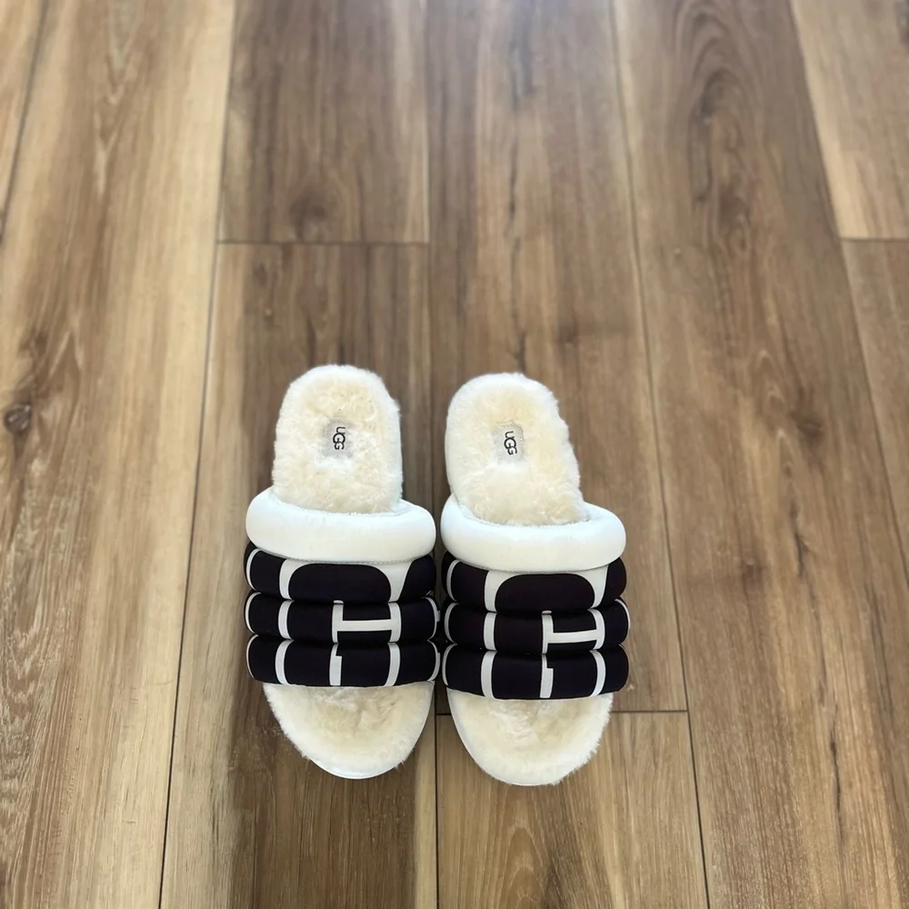 UGG womens maxi slide logo quilted puff platform slipper size 9
